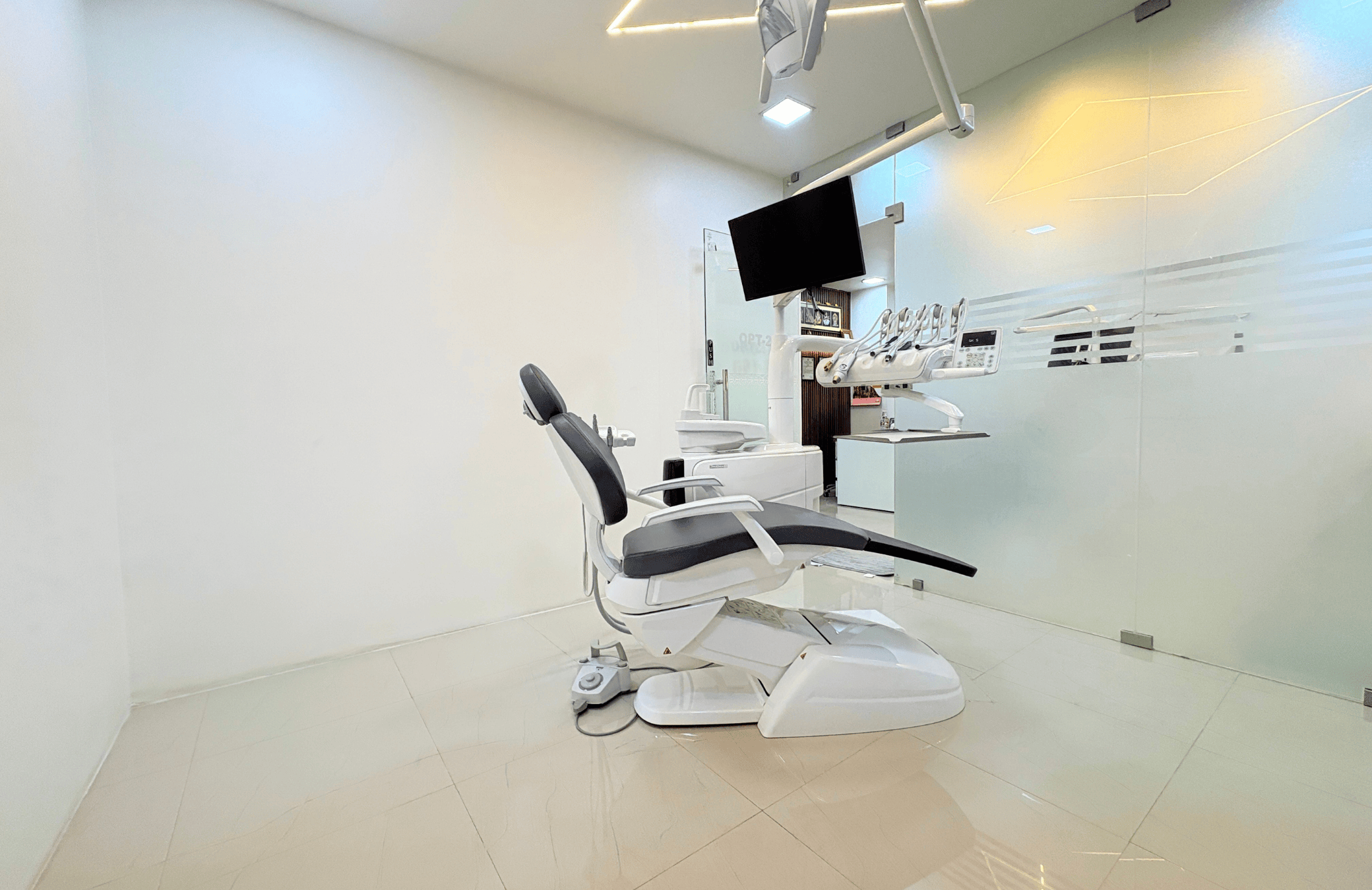 dental-clinic-ojas root canal in theni